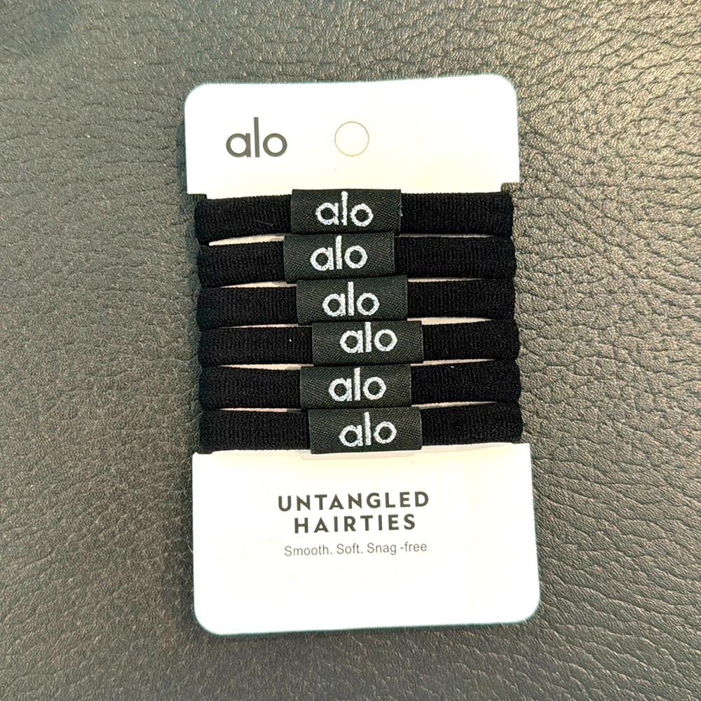 ALO YOGA  6 scrunchies Black.